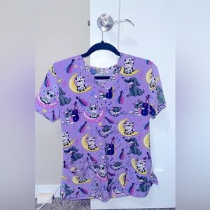 Size medium butter-soft printed scrub top